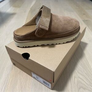 NWT Women UGG Goldenstar Clog - Hickory Color 7.5 size